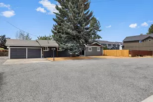 61125 Brosterhous Road, Bend, OR 97702 - Photo 1