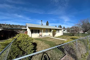 448 NW Johnson Ave, Prairie City, OR 97869 - Photo 1