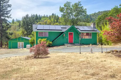 176 Debra Lane, Grants Pass, OR 97527 - Photo 1