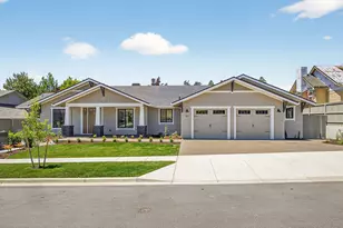 518 Autumn Hls Dr, Medford, OR 97504 - Photo 1