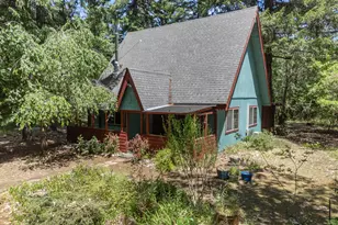 291 Crest Dr, Cave Junction, OR 97523 - Photo 1