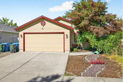 407 Canyon Way, Eagle Point, OR 97524 - Photo 1