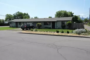 1601 W 8th St, Medford, OR 97501 - Photo 1