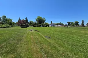 695 Lozier Ln, Medford, OR 97501 - Photo 1