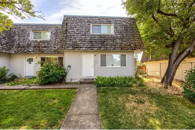 316 W 3rd Street, Phoenix, OR 97535 - Photo 1
