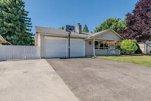 104 Windsor Way, Central Point, OR 97502 - Photo 1