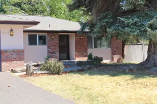 5557 Sylvia Ave, Klamath Falls, OR 97603 - Photo 1