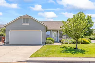 537 NE Marigold St, Madras, OR 97741 - Photo 1