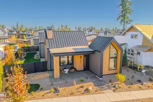 3325 NW Leavitt Ln, Bend, OR 97703 - Photo 1