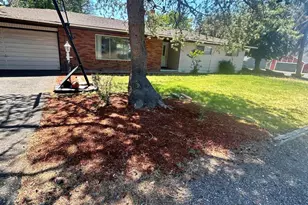 6214 Bryant Ave, Klamath Falls, OR 97603 - Photo 1