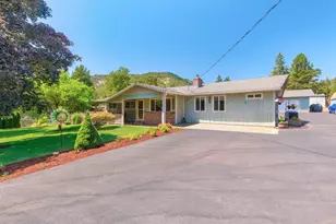 114 Tracy Dr, Grants Pass, OR 97527 - Photo 1