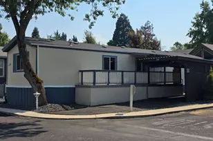 1055 N 5th St, Jacksonville, OR 97530 - Photo 1