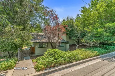 682 Chestnut Street, Ashland, OR 97520 - Photo 1