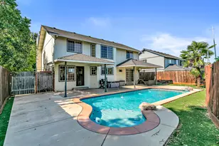 1098 Gate Park Dr, Central Point, OR 97502 - Photo 1