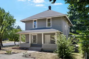 216 S Orange St, Medford, OR 97501 - Photo 1