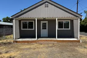 1327 Saling Ave, Medford, OR 97504 - Photo 1