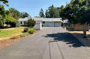 1275 E Park St, Grants Pass, OR 97527 - Photo 1