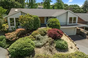 2566 Heritage Way, Medford, OR 97504 - Photo 1