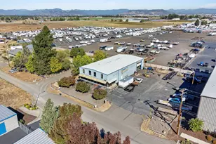 1055 Dillon Way, Central Point, OR 97502 - Photo 1