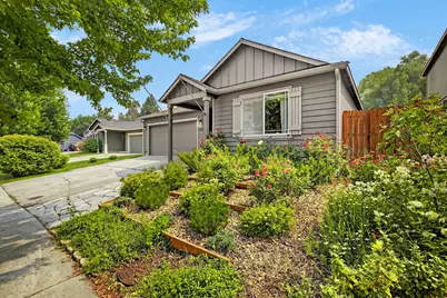 2858 SW Deschutes Drive, Redmond, OR 97756 - Photo 1