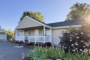 39030 Modoc Point Rd, Chiloquin, OR 97624 - Photo 1