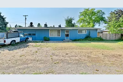 416 S Royal Avenue, Eagle Point, OR 97524 - Photo 1