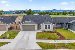 3626 Ford Dr, Medford, OR 97504 - Photo 1