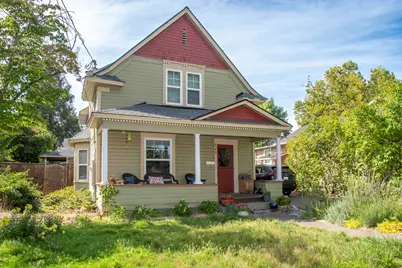 740 NE 8th Street, Grants Pass, OR 97526 - Photo 1