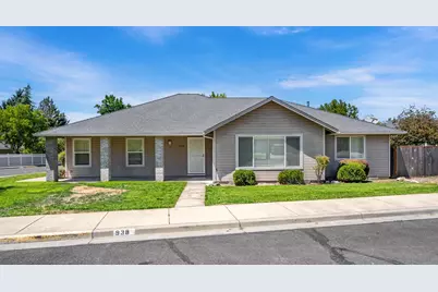 938 SW Princess Circle, Grants Pass, OR 97527 - Photo 1