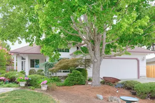 2946 Stellar Ct, Grants Pass, OR 97527 - Photo 1