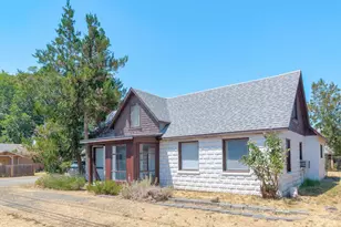 2352 Redwood Ave, Grants Pass, OR 97527 - Photo 1