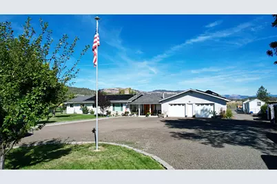 2909 Ball Road, Eagle Point, OR 97524 - Photo 1