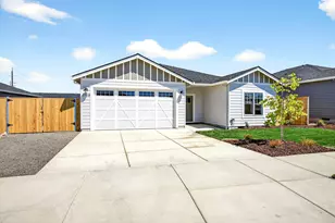 3719 Carlin Dr, Medford, OR 97504 - Photo 1