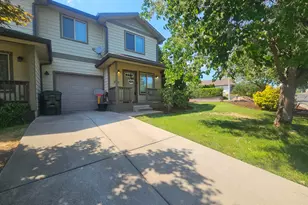 253 Northview Dr, Eagle Point, OR 97524 - Photo 1