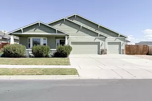 899 NE Cobblestone Ct, Prineville, OR 97754 - Photo 1