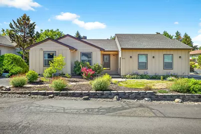 2458 Republic Way, Medford, OR 97504 - Photo 1