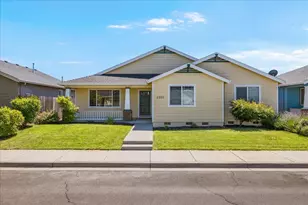 2355 Kamerin Ln, Medford, OR 97501 - Photo 1