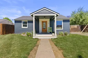 635 NW 2nd St, Prineville, OR 97754 - Photo 1