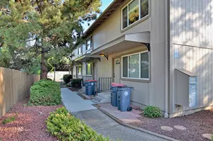 437 Ash St, Central Point, OR 97502 - Photo 1