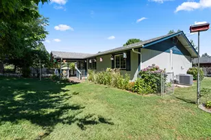 1980 Keldan Ln, Grants Pass, OR 97527 - Photo 1