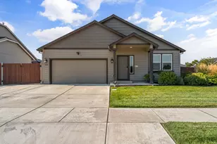 3404 Cascara St, Medford, OR 97504 - Photo 1