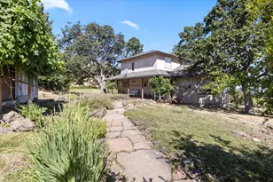 964 Holton Rd, Talent, OR 97540 - Photo 1