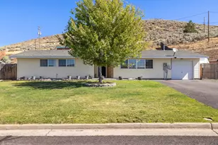 10047 Westbrook Dr, Klamath Falls, OR 97603 - Photo 1