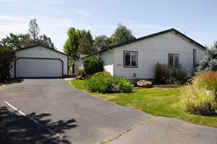 2636 SW Mariposa Loop, Redmond, OR 97756 - Photo 1