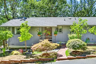 1614 NE Hillcrest Dr, Grants Pass, OR 97526 - Photo 1