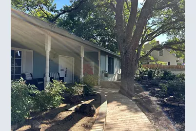 2233 Oakwood Drive, Medford, OR 97504 - Photo 1