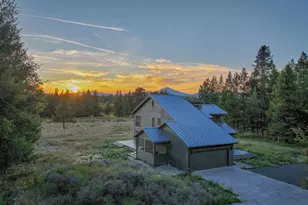 55563 Huntington Rd, Bend, OR 97707 - Photo 1