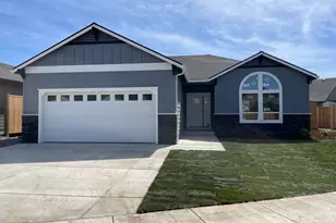 2758 Roberts Rd, Medford, OR 97504 - Photo 1