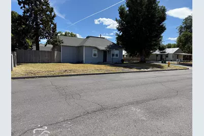 1904 Orchard Avenue, Klamath Falls, OR 97601 - Photo 1