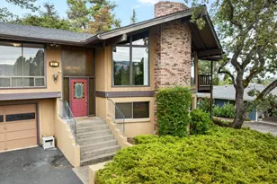 908 Black Oak Dr, Medford, OR 97504 - Photo 1